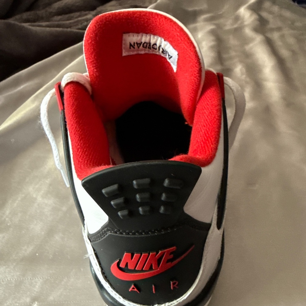 Jordan 4 Fire Reds - Picture 2 of 6